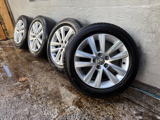 Volkswagen Polo 15” Alloy Wheels with Good Tyres