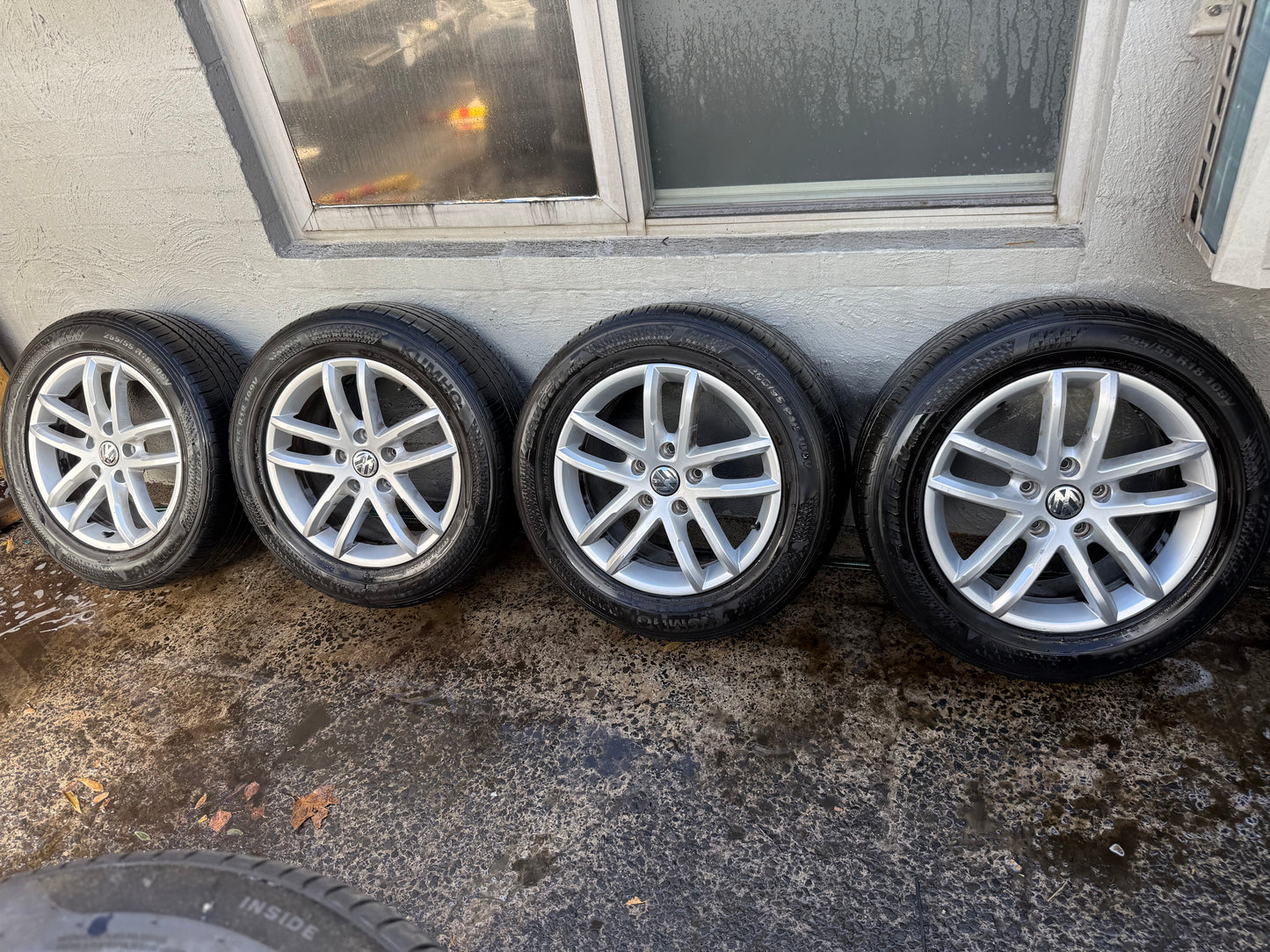 Volkswagen Touareg 18” Alloy Wheels with Good Tyres