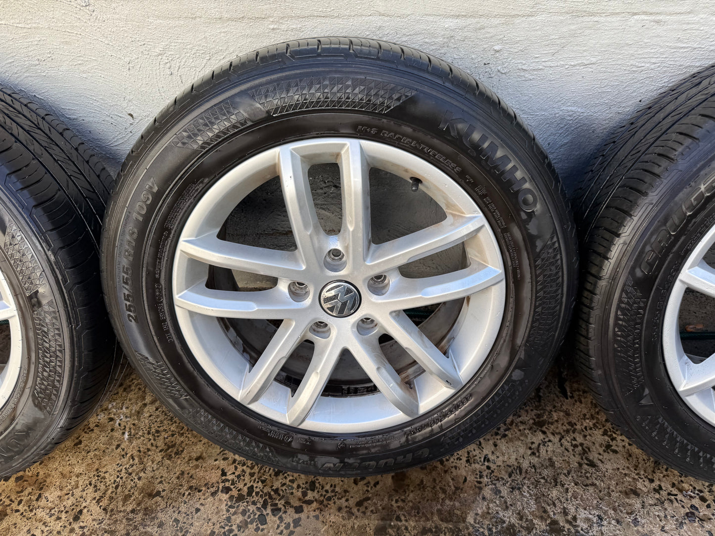 Volkswagen Touareg 18” Alloy Wheels with Good Tyres