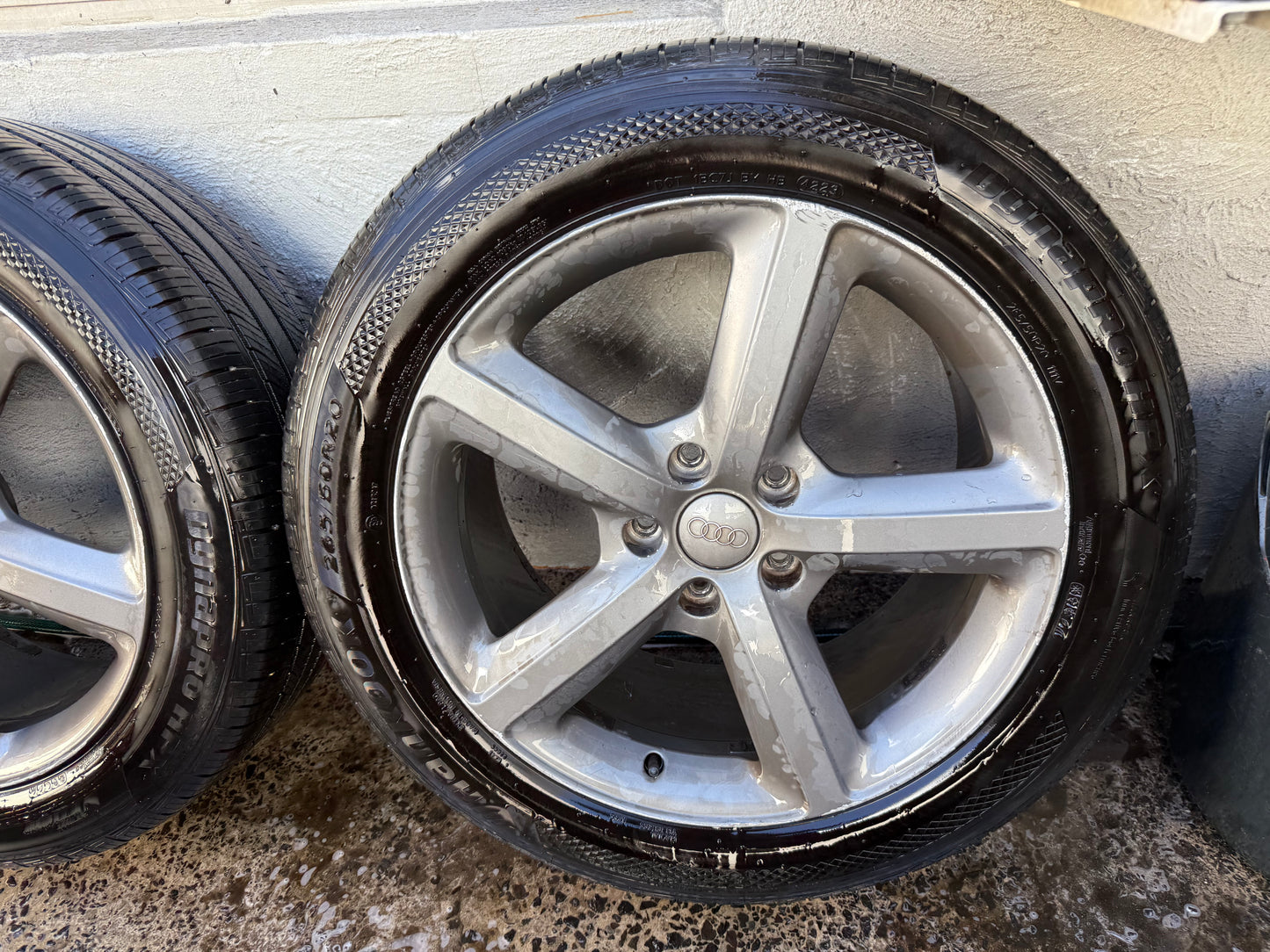 Audi Q7 20” Alloy Wheels with Excellent Tyres