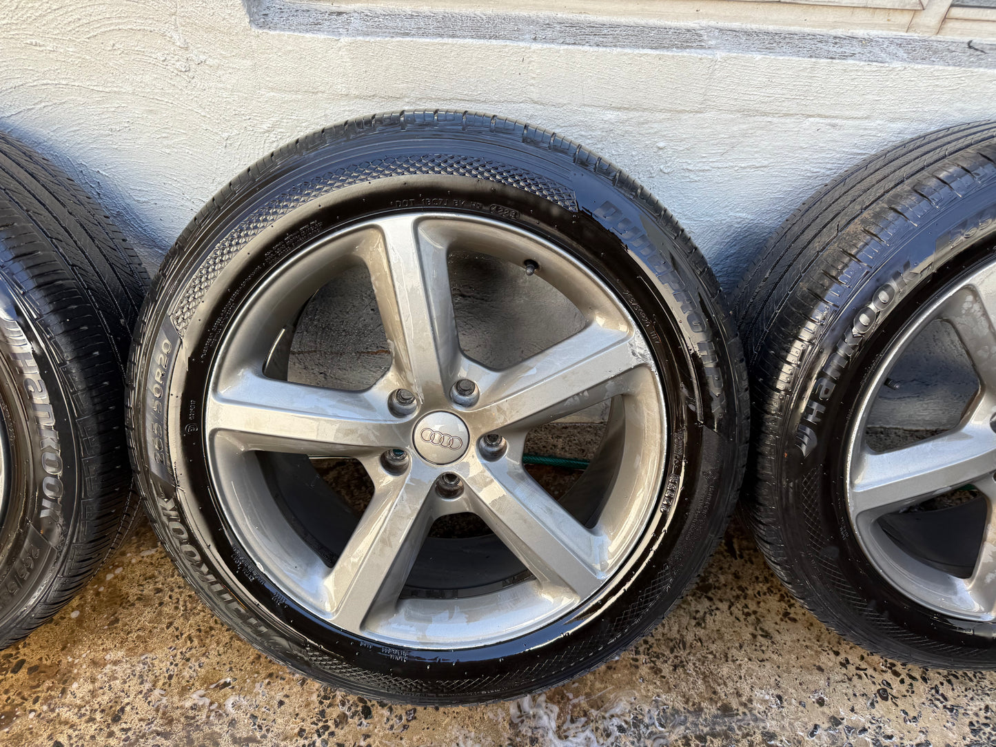 Audi Q7 20” Alloy Wheels with Excellent Tyres