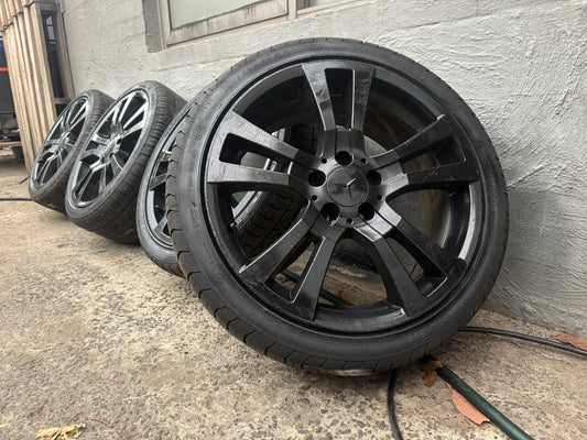 Mercedes Benz Black 18” Staggered Alloy Wheels with Tyres
