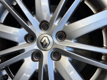Renault Megane 17” Alloy Wheels with Tyres