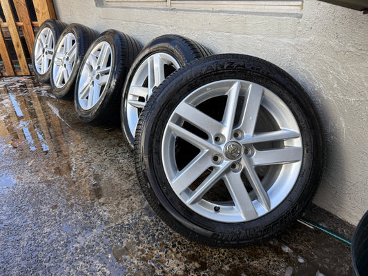 Toyota Camry 17” Alloy Wheels with Very Good Tyres