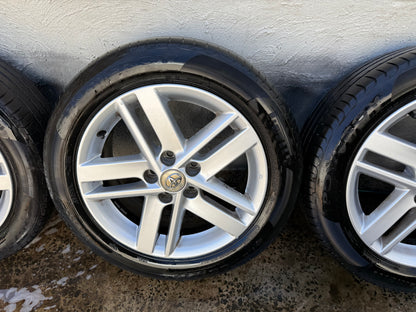 Toyota Camry 17” Alloy Wheels with Very Good Tyres