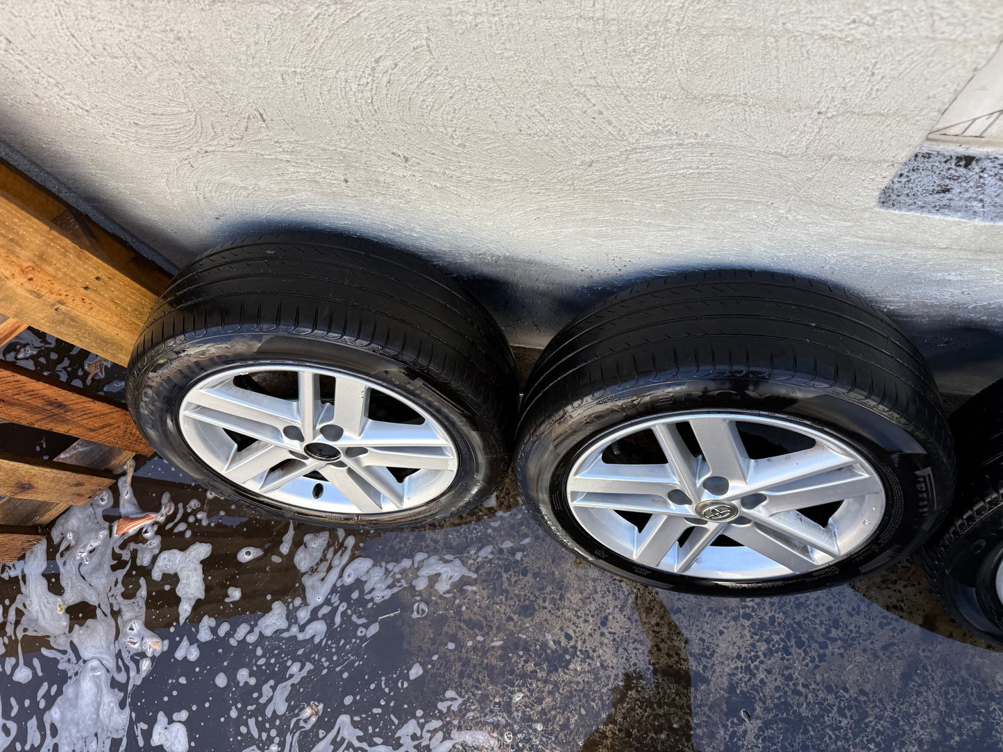 Toyota Camry 17” Alloy Wheels with Very Good Tyres