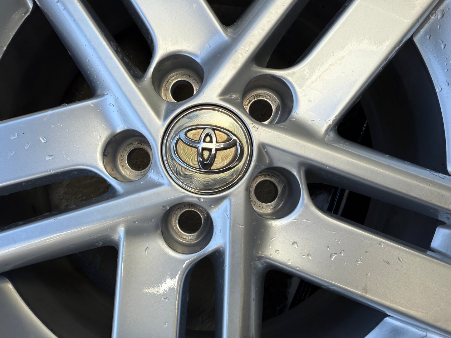 Toyota Camry 17” Alloy Wheels with Very Good Tyres