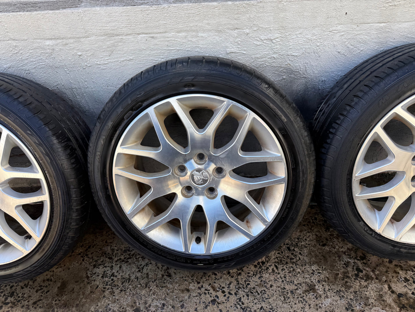 Holden Commodore VE International 18” Alloy Wheels with Good Tyres