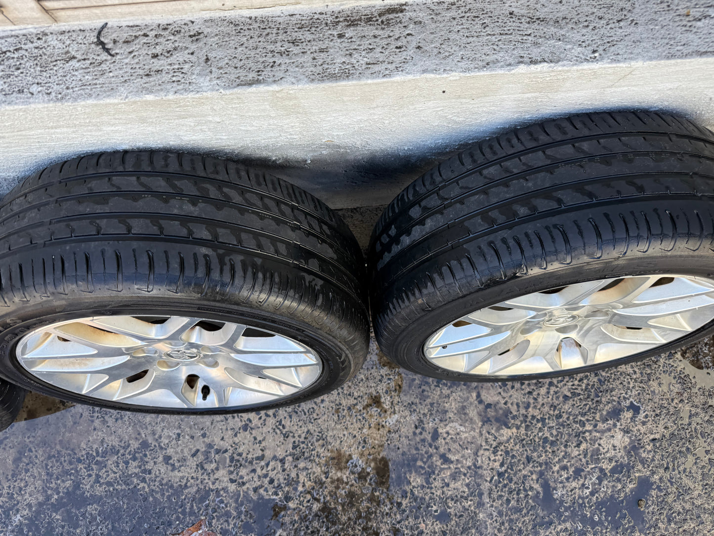 Holden Commodore VE International 18” Alloy Wheels with Good Tyres