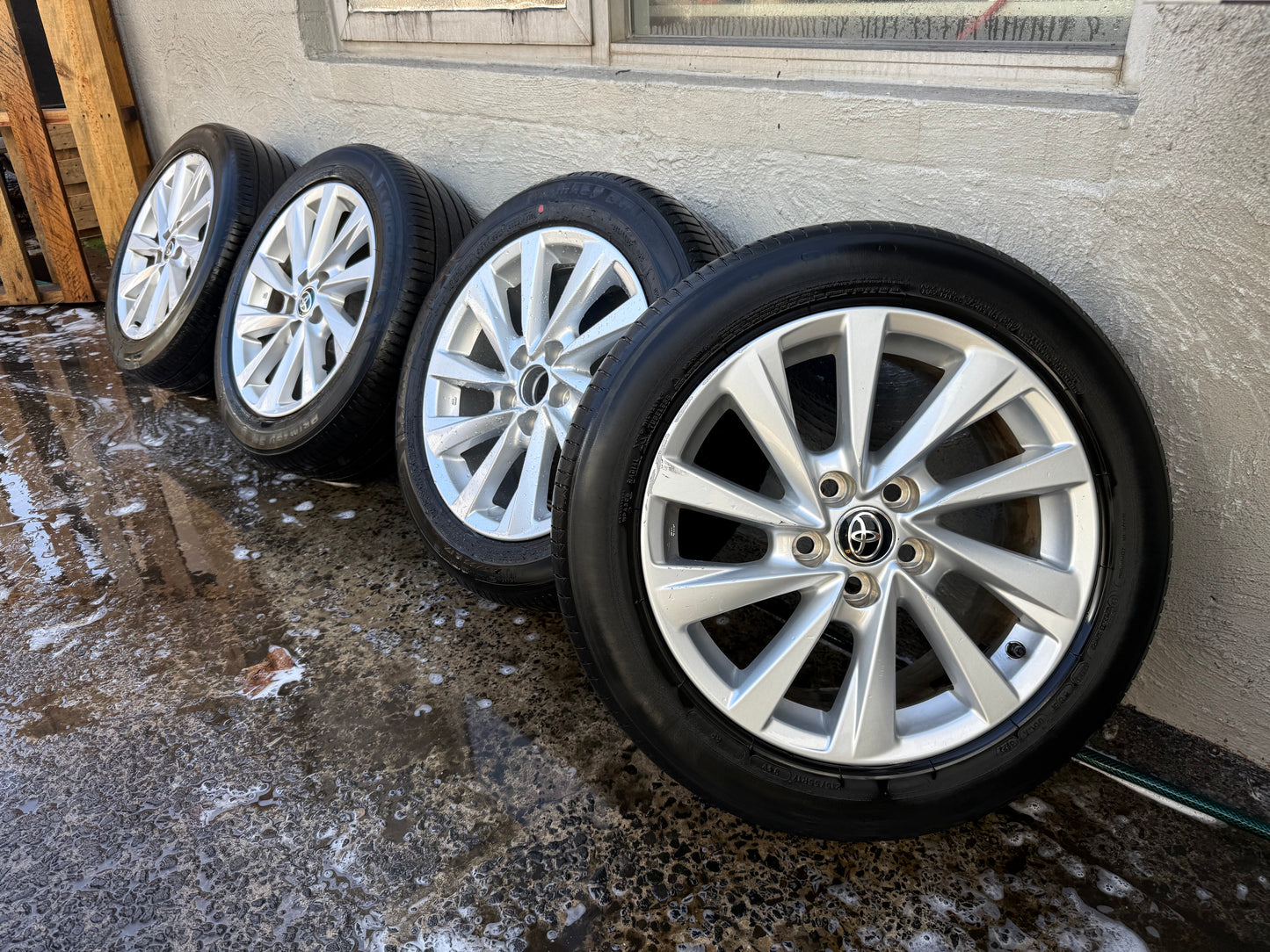 Toyota Camry 17” Alloy Wheels with Excellent Tyres