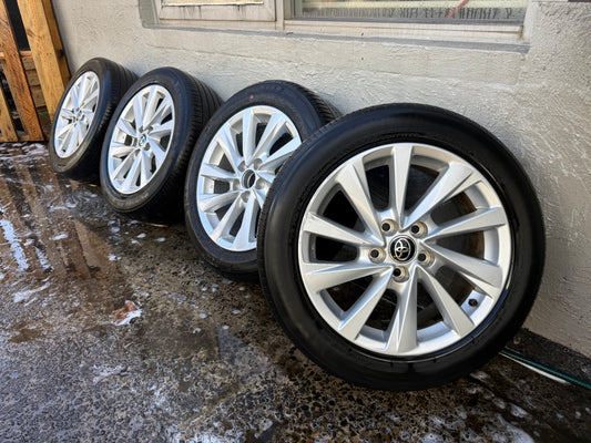 Toyota Camry 17” Alloy Wheels with Excellent Tyres