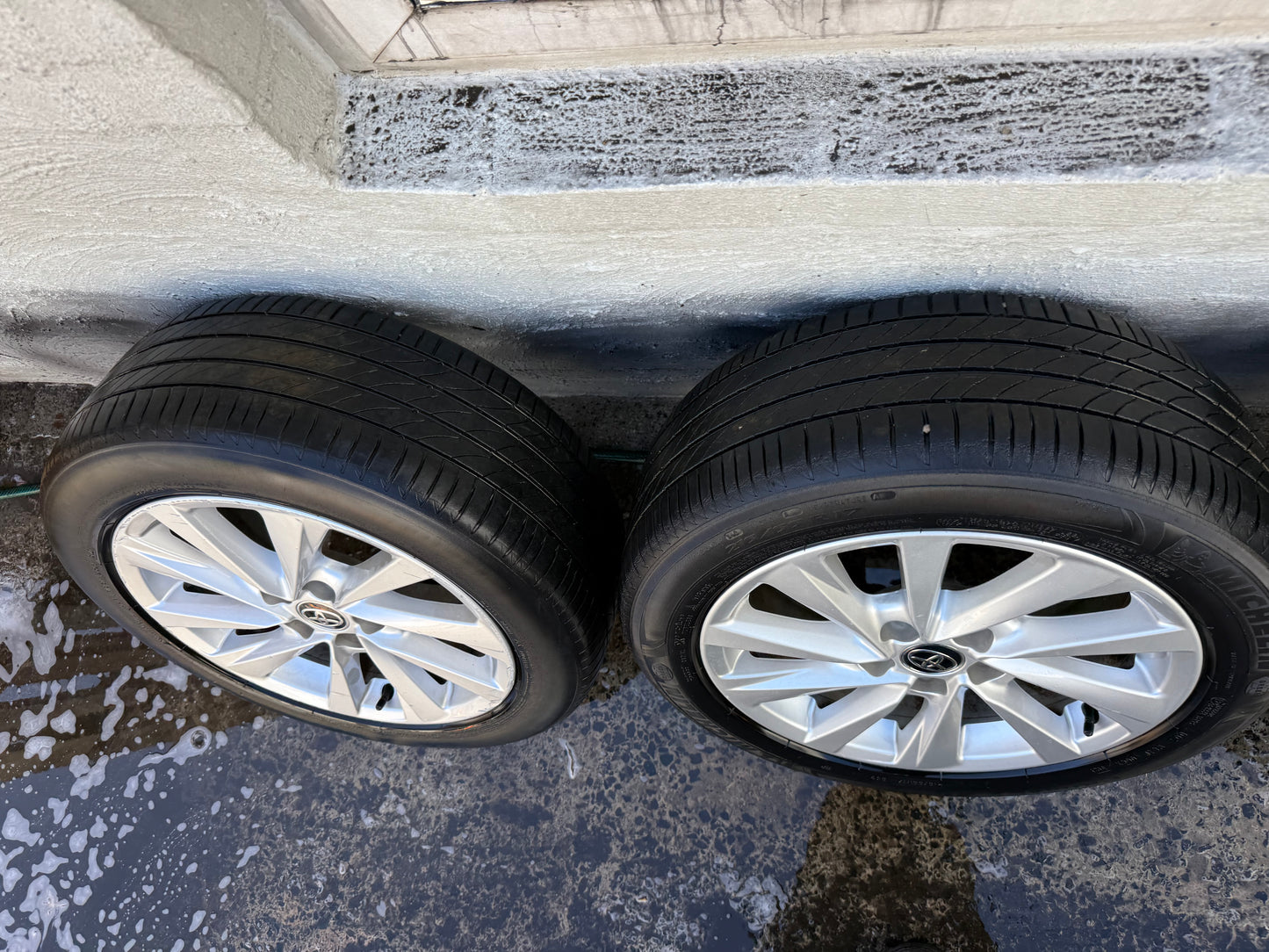 Toyota Camry 17” Alloy Wheels with Excellent Tyres