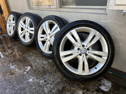 Mercedes Benz R Class 20” Alloy Wheels with Excellent Tyres