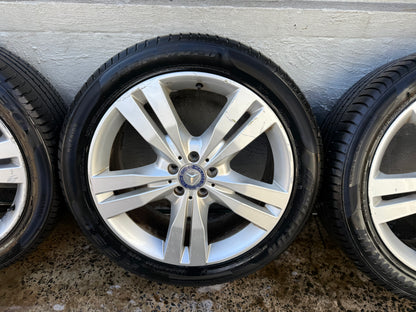 Mercedes Benz R Class 20” Alloy Wheels with Excellent Tyres