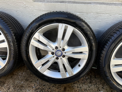 Mercedes Benz R Class 20” Alloy Wheels with Excellent Tyres