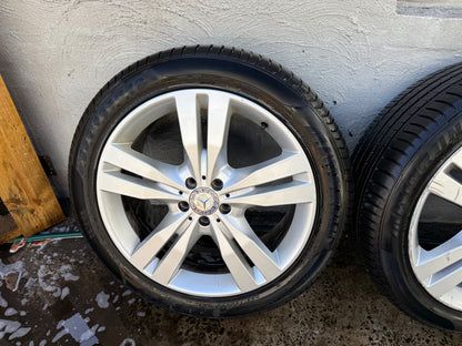 Mercedes Benz R Class 20” Alloy Wheels with Excellent Tyres