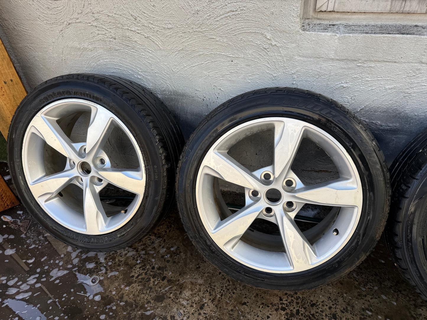 Holden Commodore VE/VF 18” Alloy Wheels with Good Tyres Set of 5