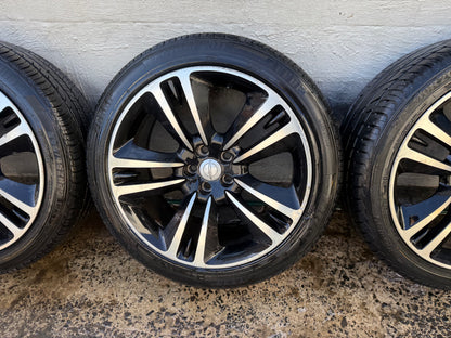 Chrysler 300 20” Alloy Wheels with Tyres
