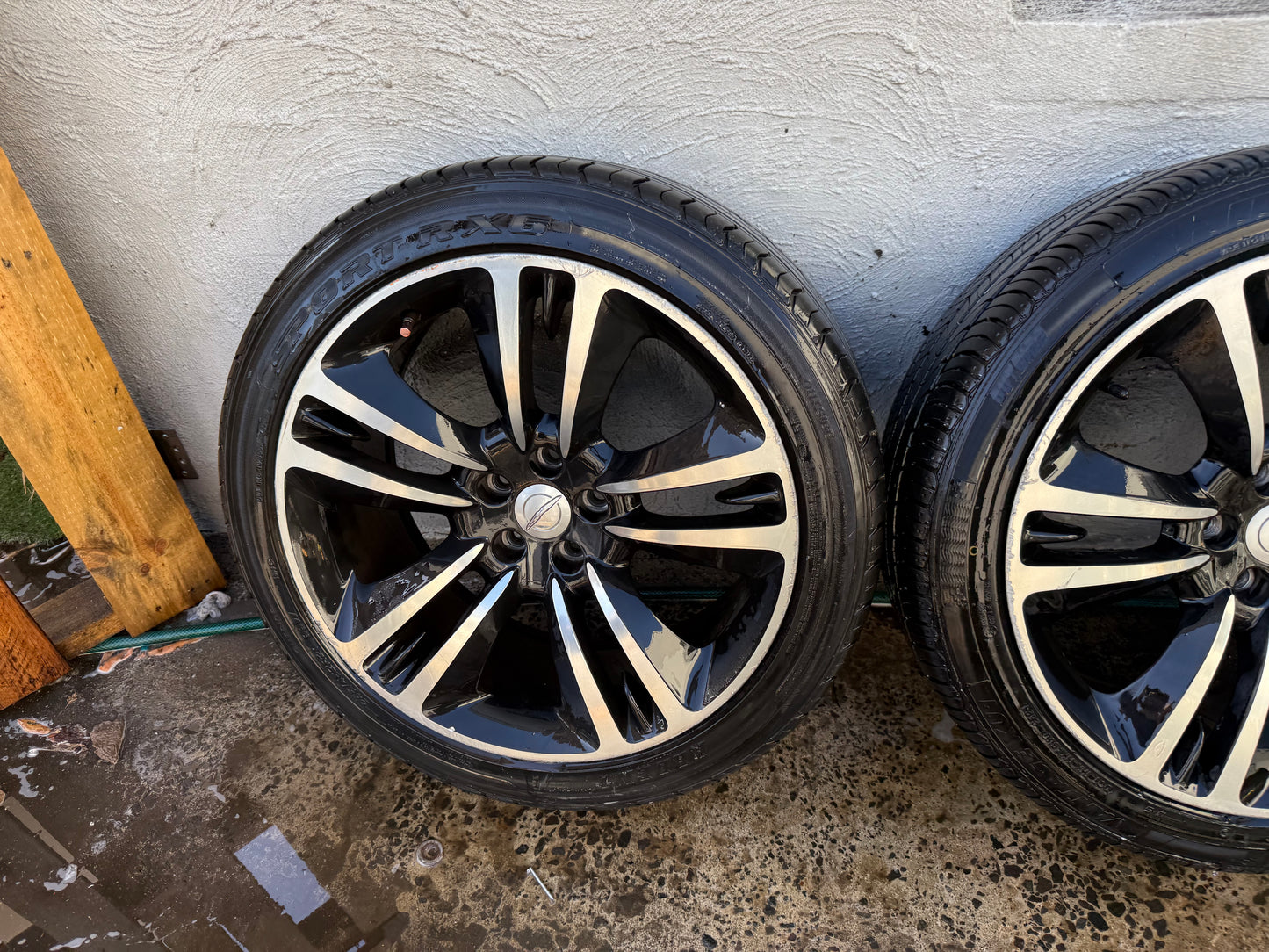 Chrysler 300 20” Alloy Wheels with Tyres