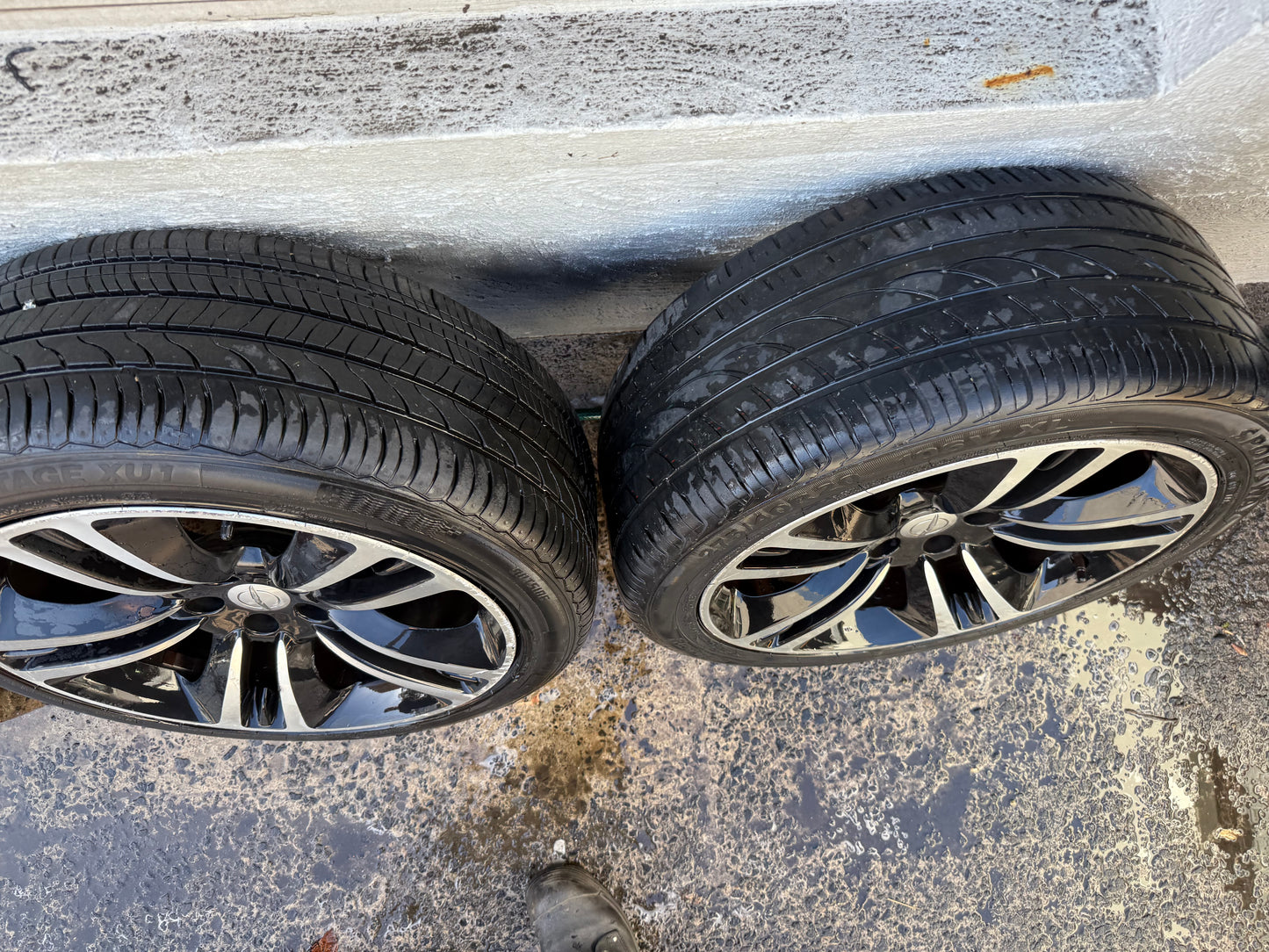 Chrysler 300 20” Alloy Wheels with Tyres