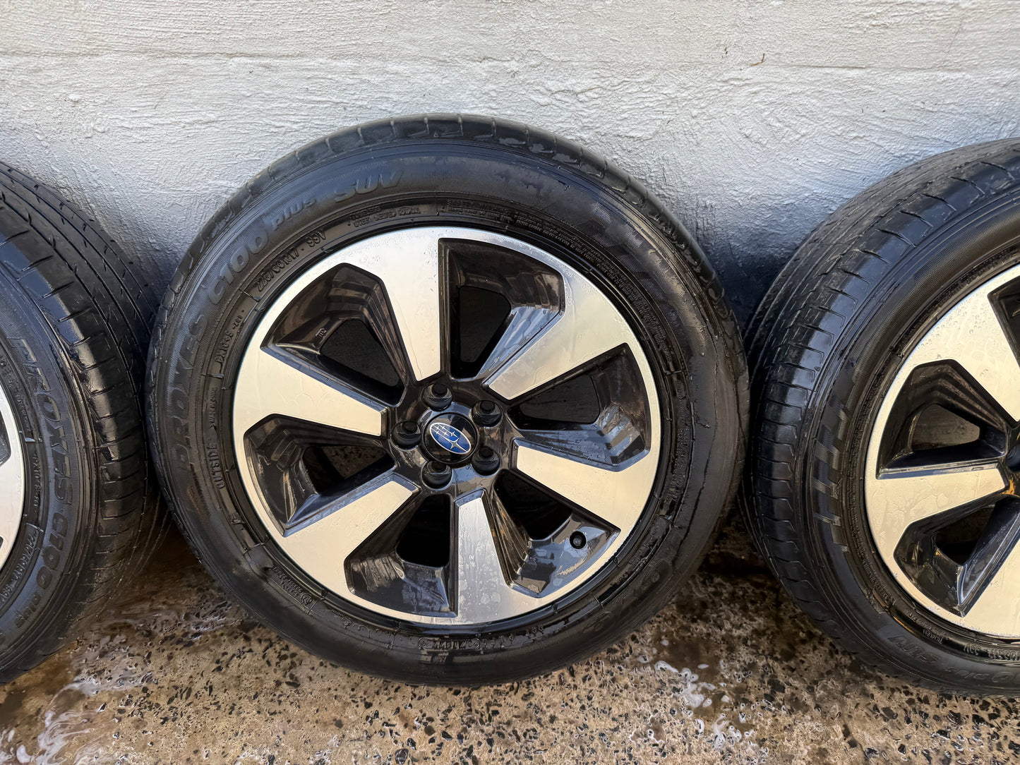 Subaru Forester 17” Alloy Wheels with Excellent Tyres