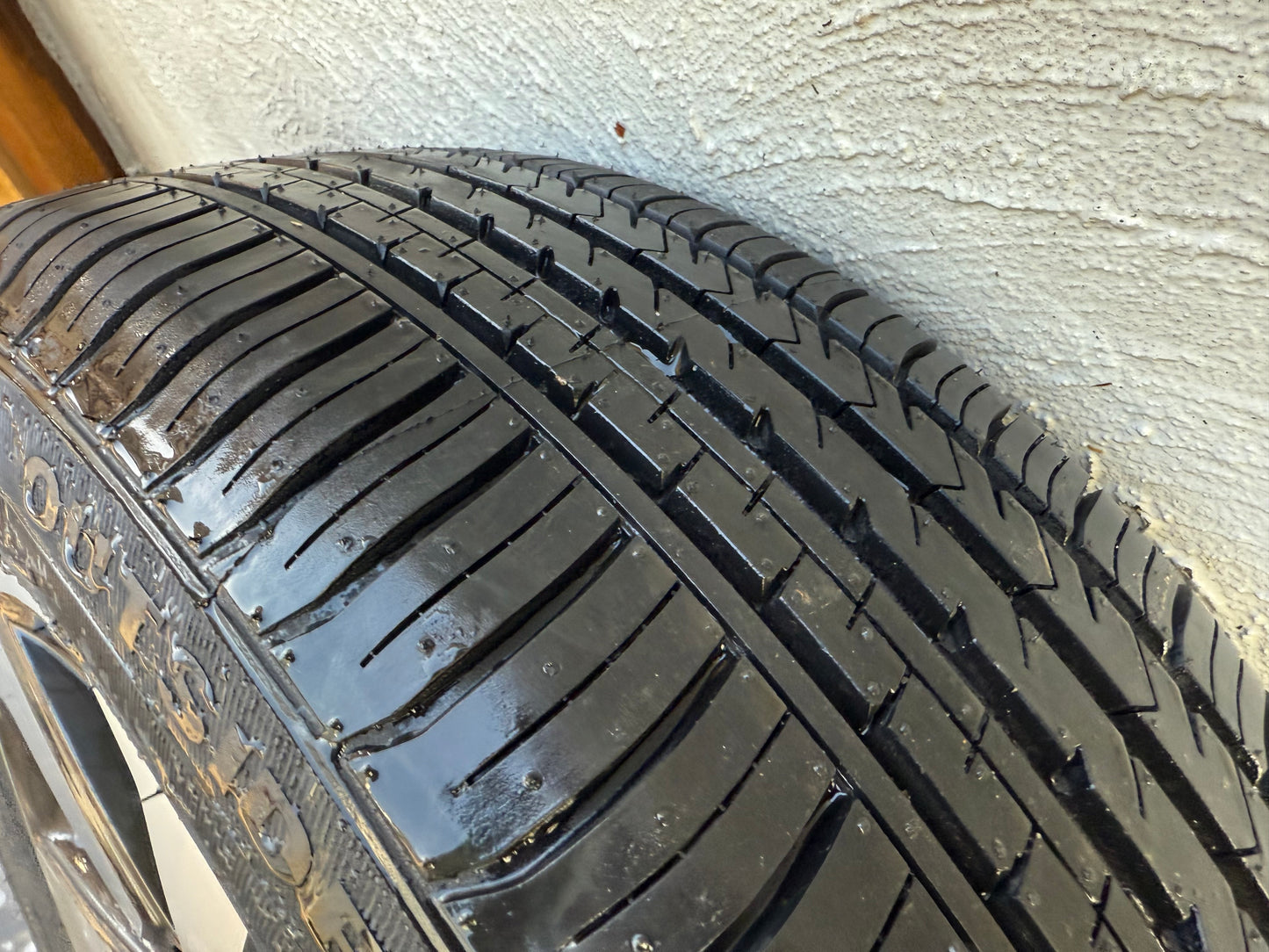 Subaru Forester 17” Alloy Wheels with Excellent Tyres