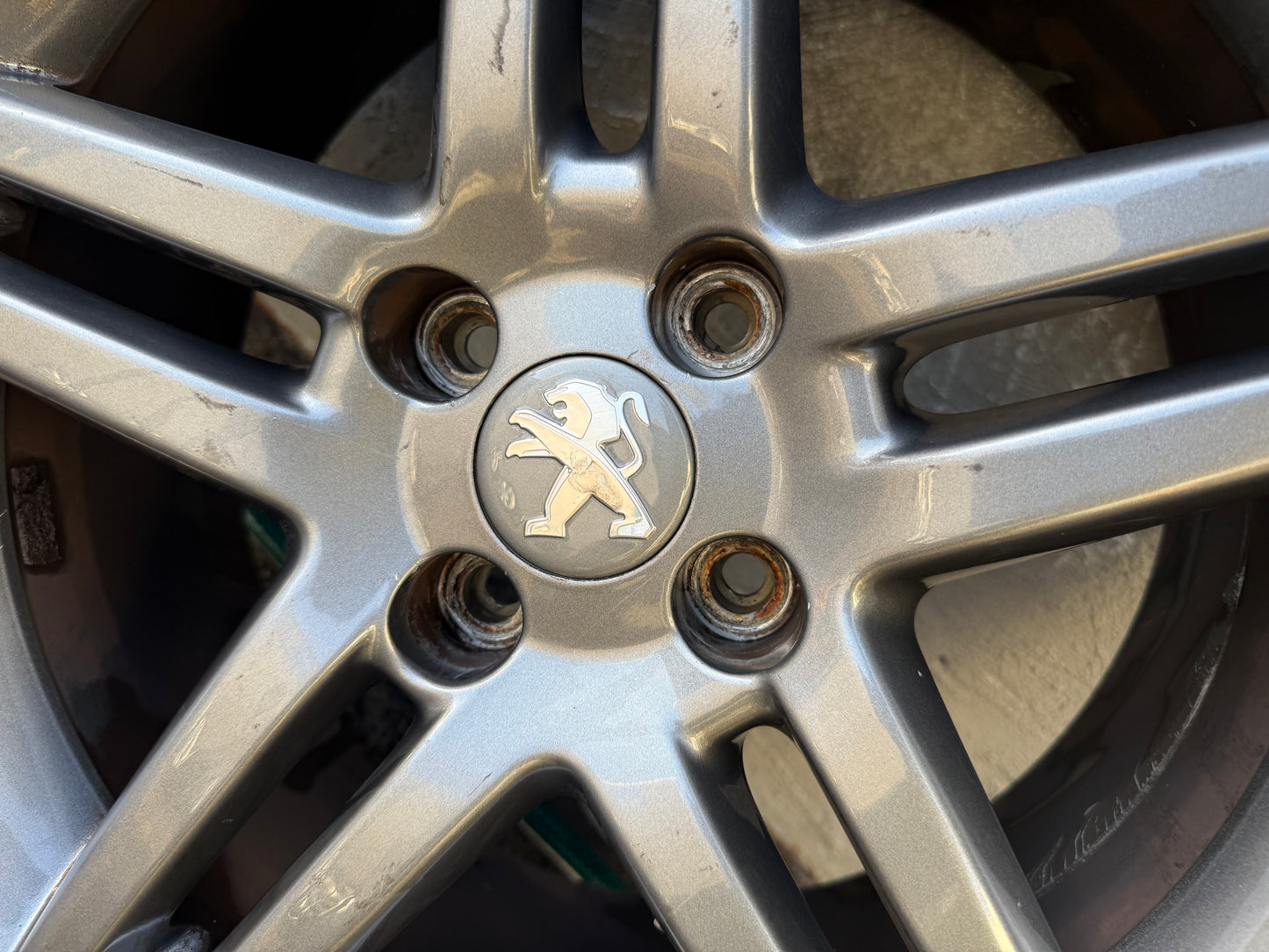 Peugeot 307 17” Alloy Wheels with Good Tyres