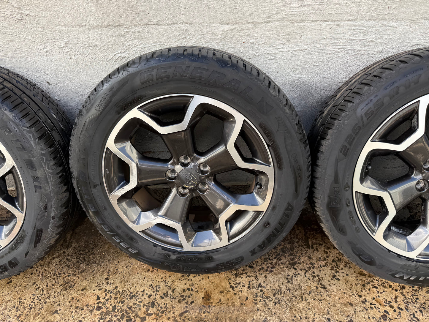 Subaru XV 17” Alloy Wheels with Excellent Tyres