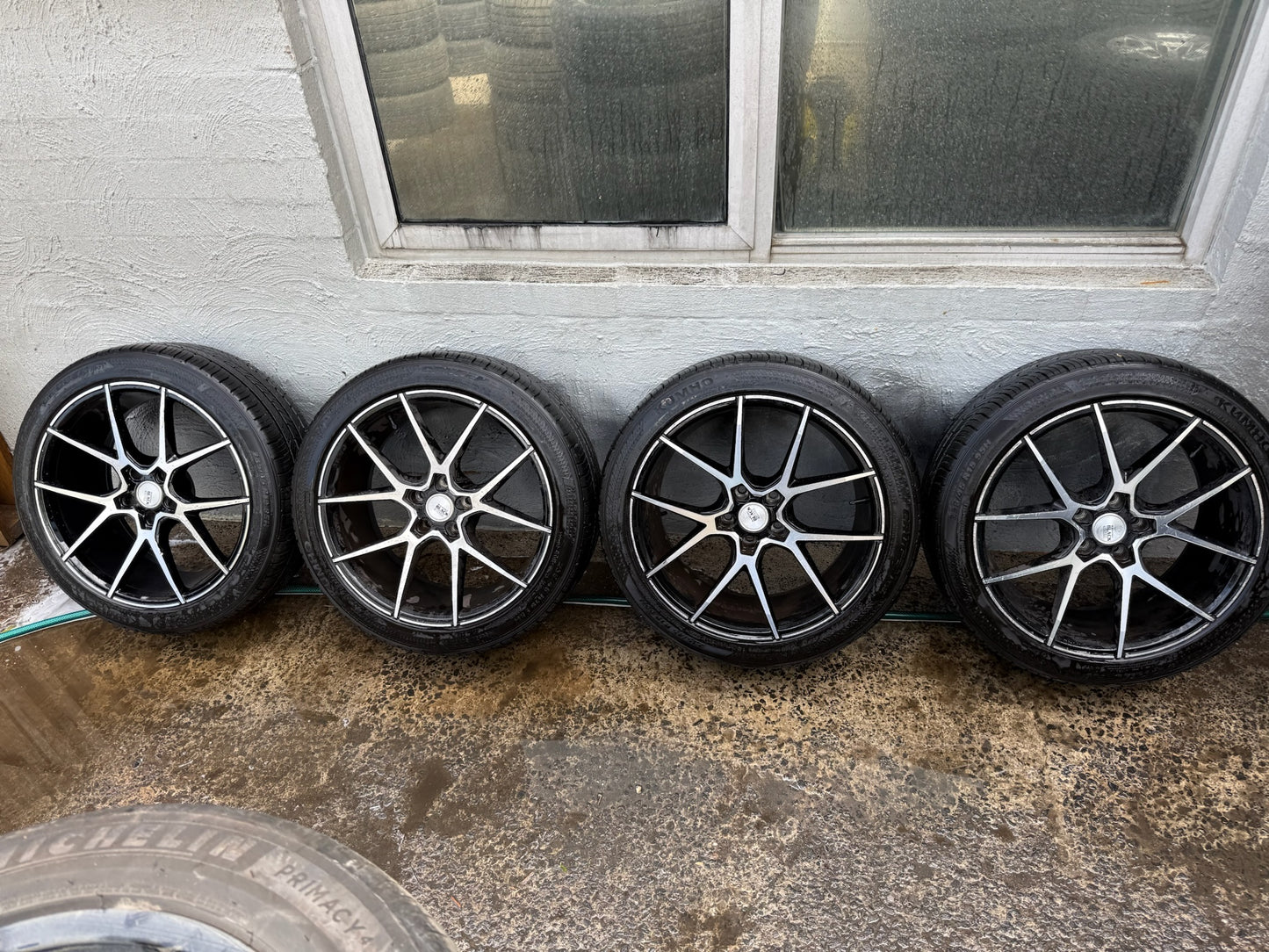Savini Black 19” Alloy Wheels with Excellent Tyres