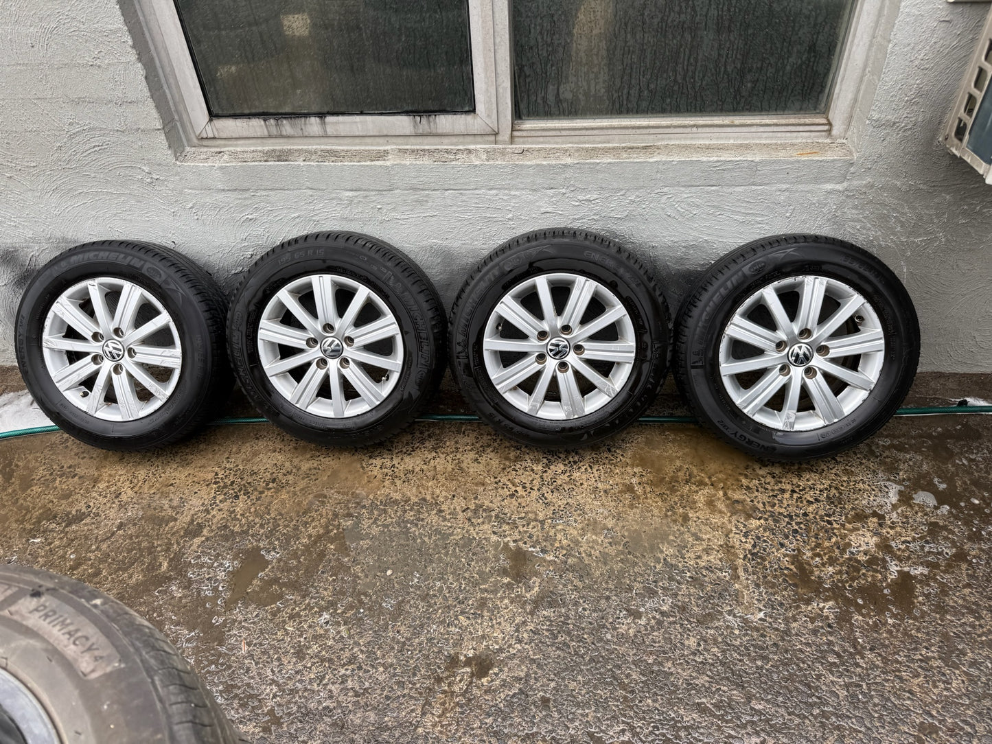 Volkswagen Golf 15” Alloy Wheels with Very Good Tyres