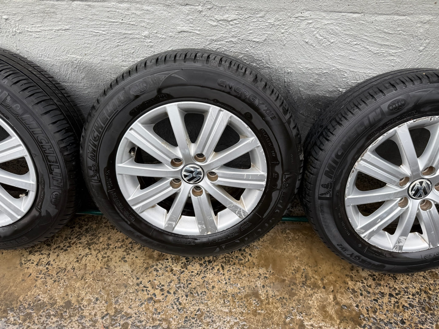 Volkswagen Golf 15” Alloy Wheels with Very Good Tyres