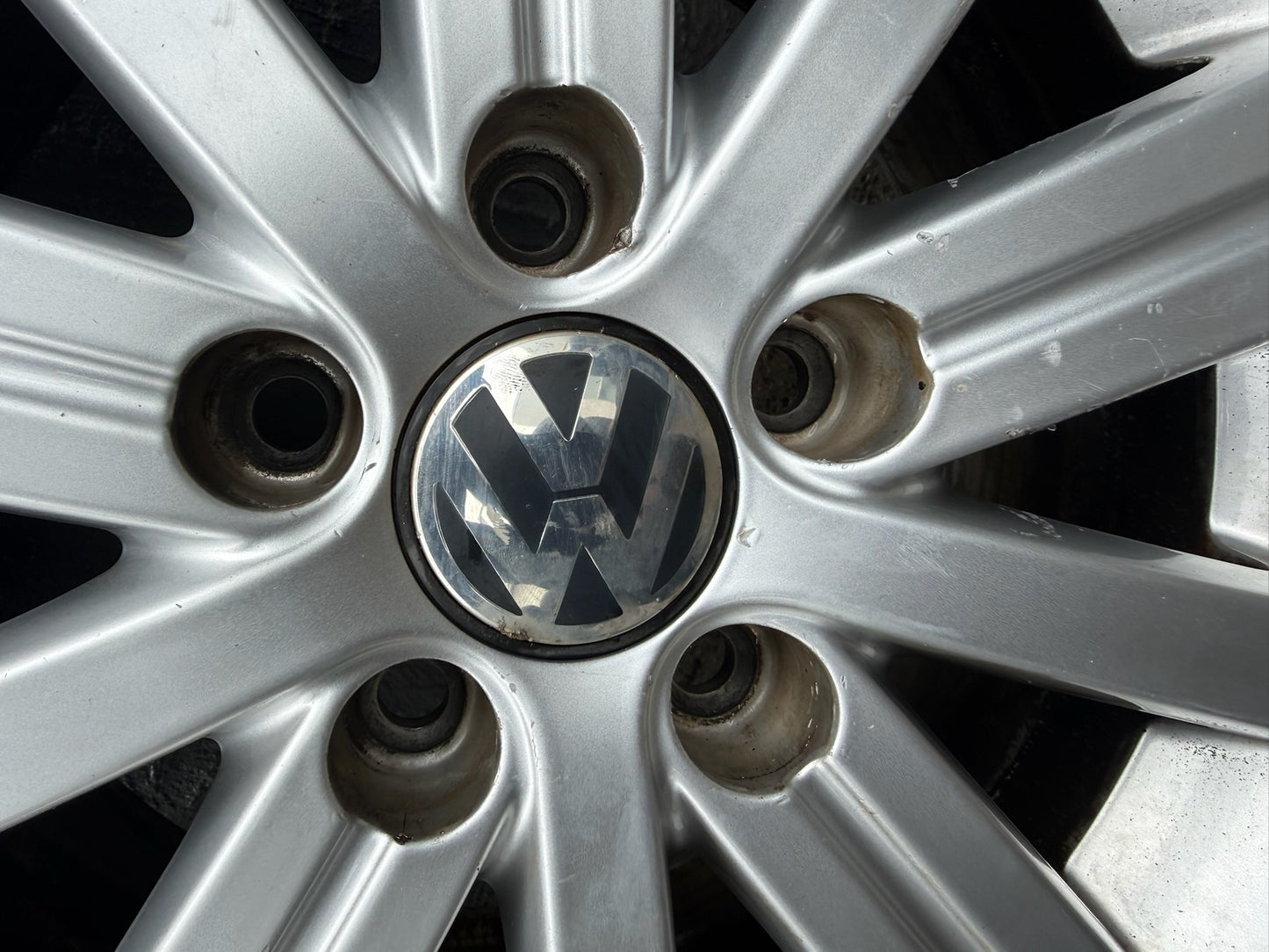 Volkswagen Golf 15” Alloy Wheels with Very Good Tyres