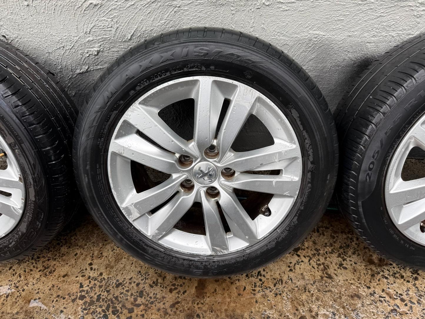 Peugeot 308 16” Alloy Wheels with Good Tyres