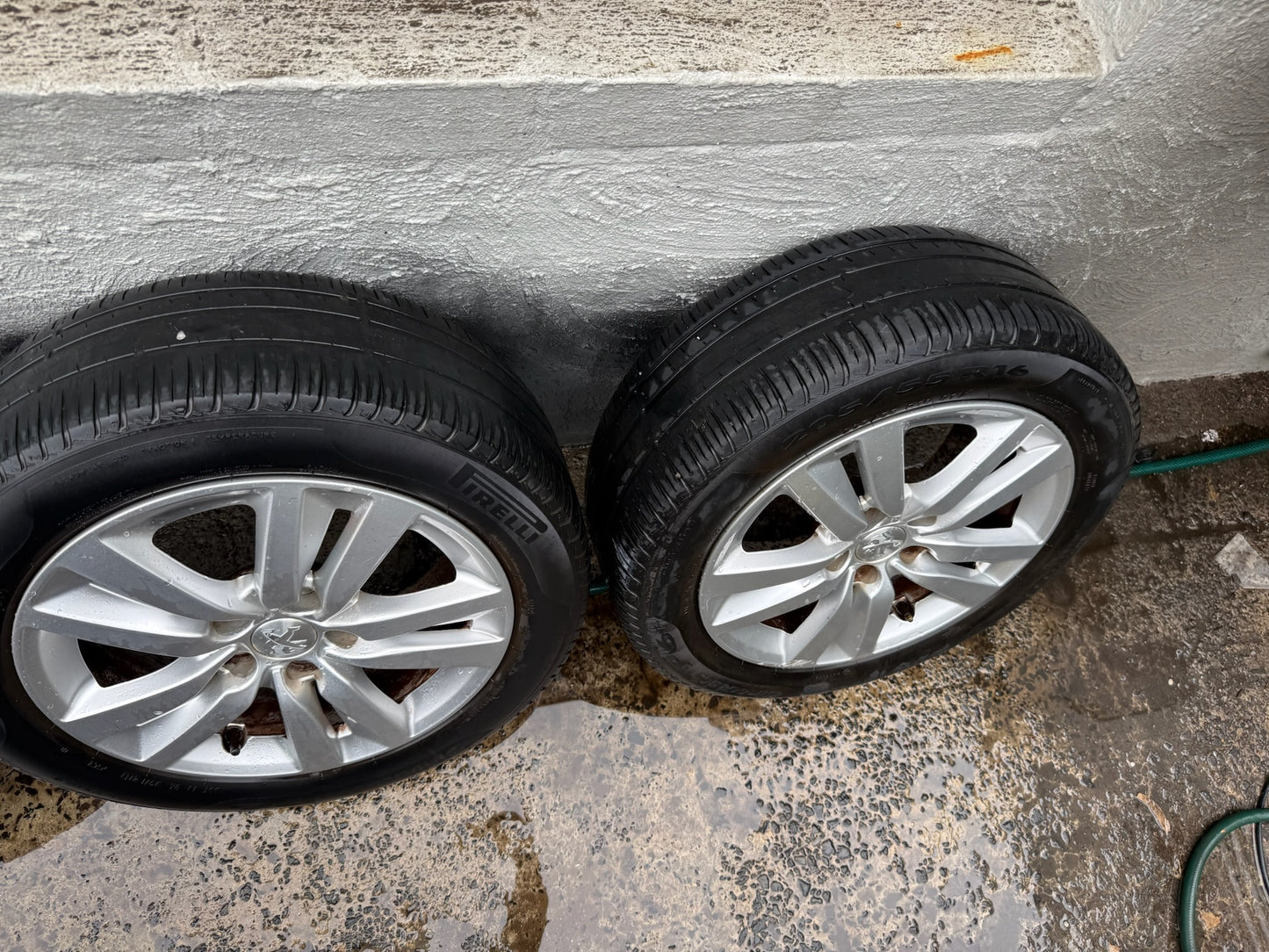 Peugeot 308 16” Alloy Wheels with Good Tyres