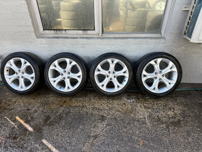 Holden Astra 17” Alloy Wheels with Excellent Tyres