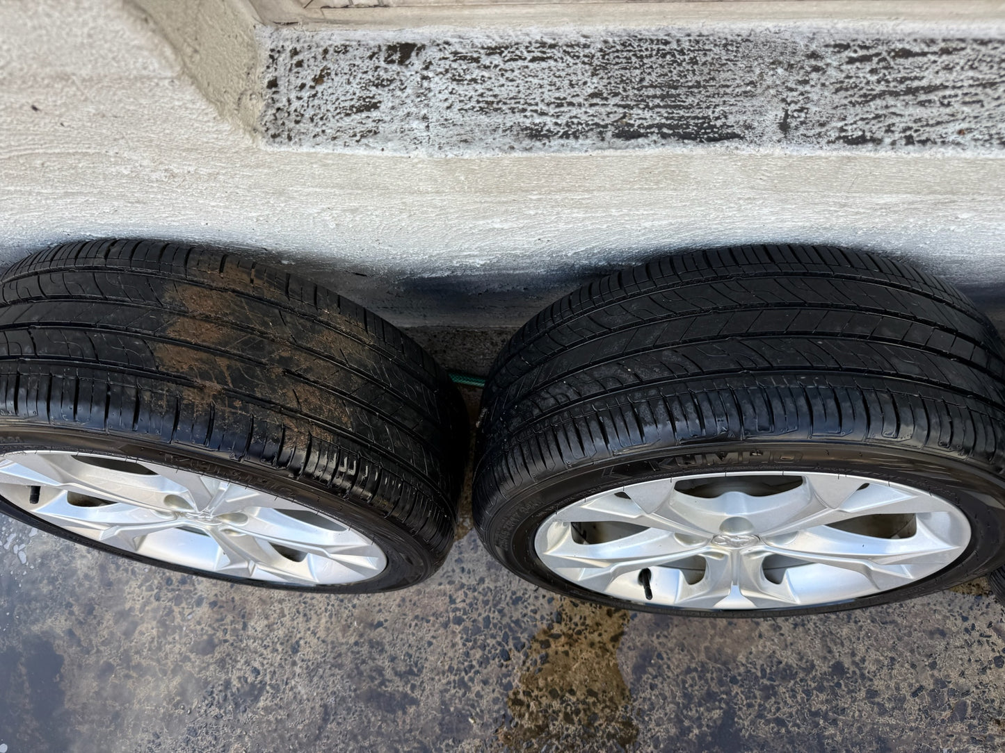 Holden Astra 17” Alloy Wheels with Excellent Tyres