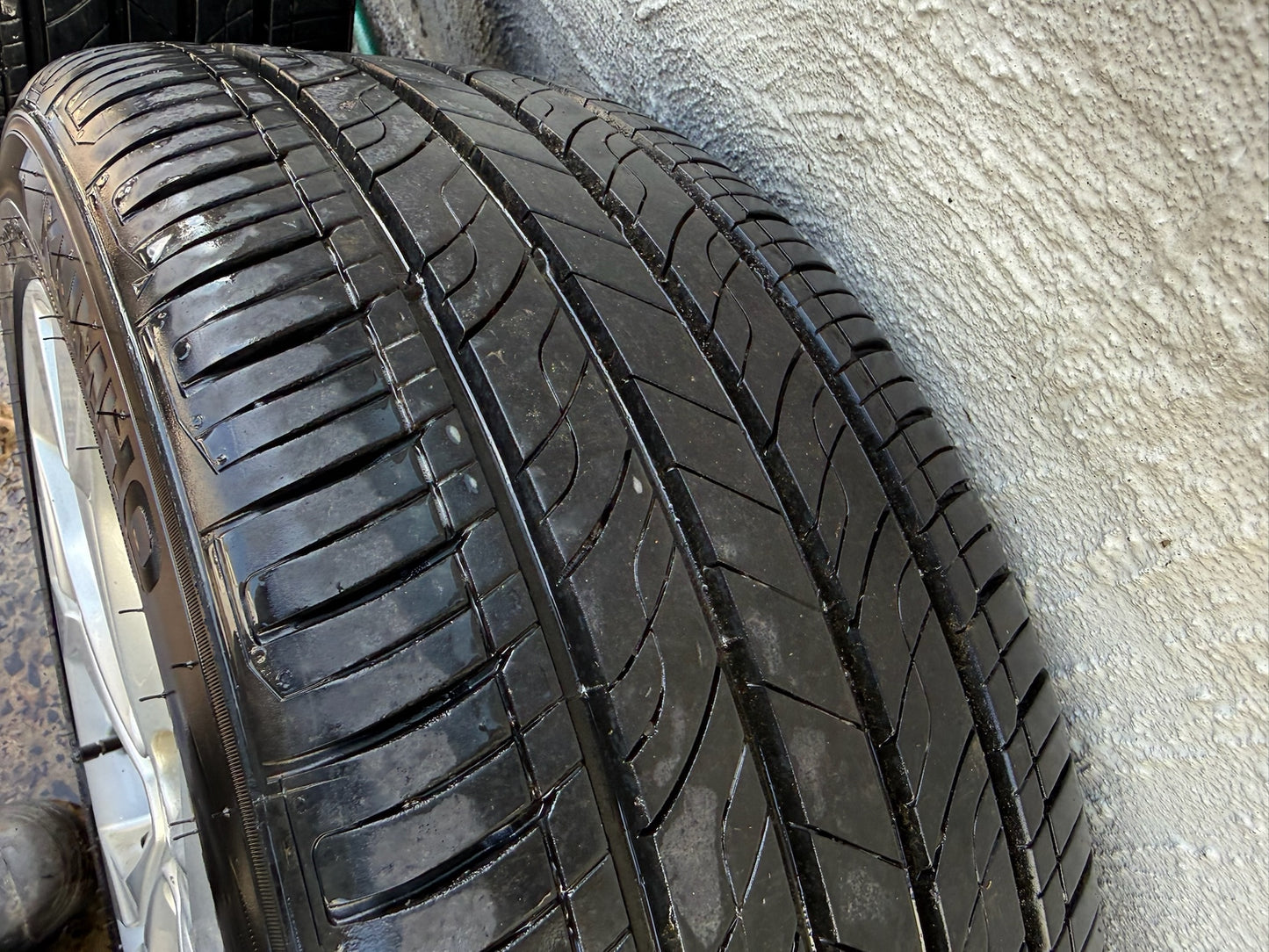 Holden Astra 17” Alloy Wheels with Excellent Tyres