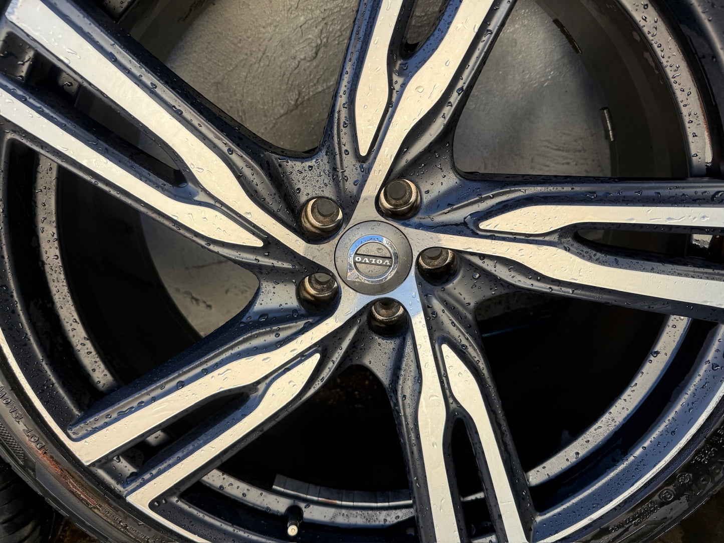 Volvo XC90 22” Alloy Wheels with Tyres