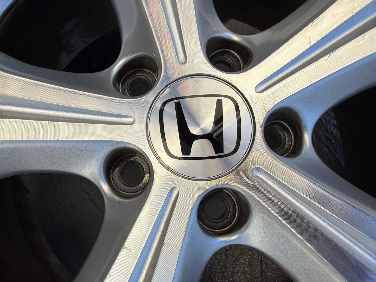 Honda Accord 17” Alloy Wheels with Good Tyres