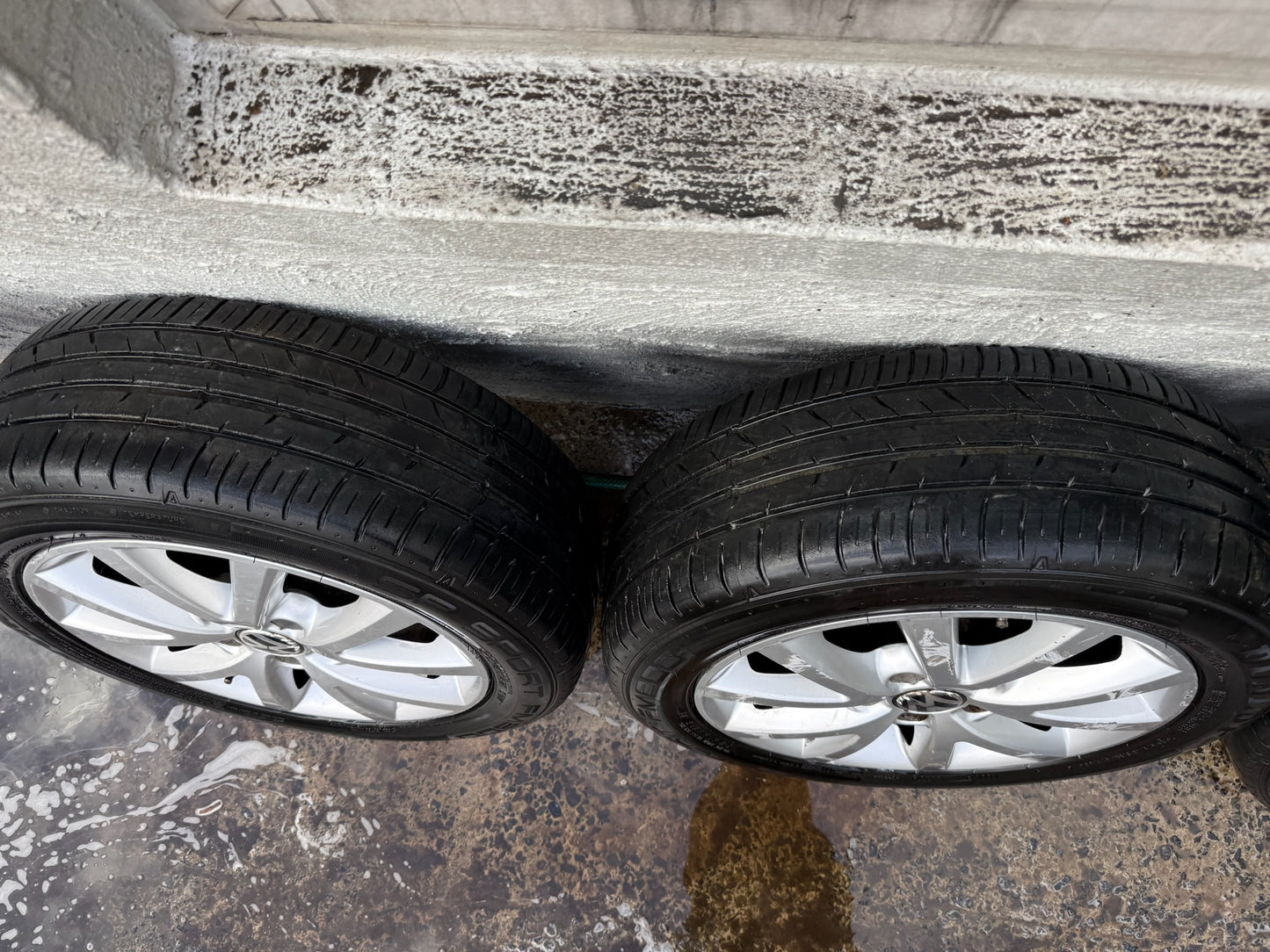 Volkswagen Golf/Jetta 16” Alloy Wheels with Good Tyres