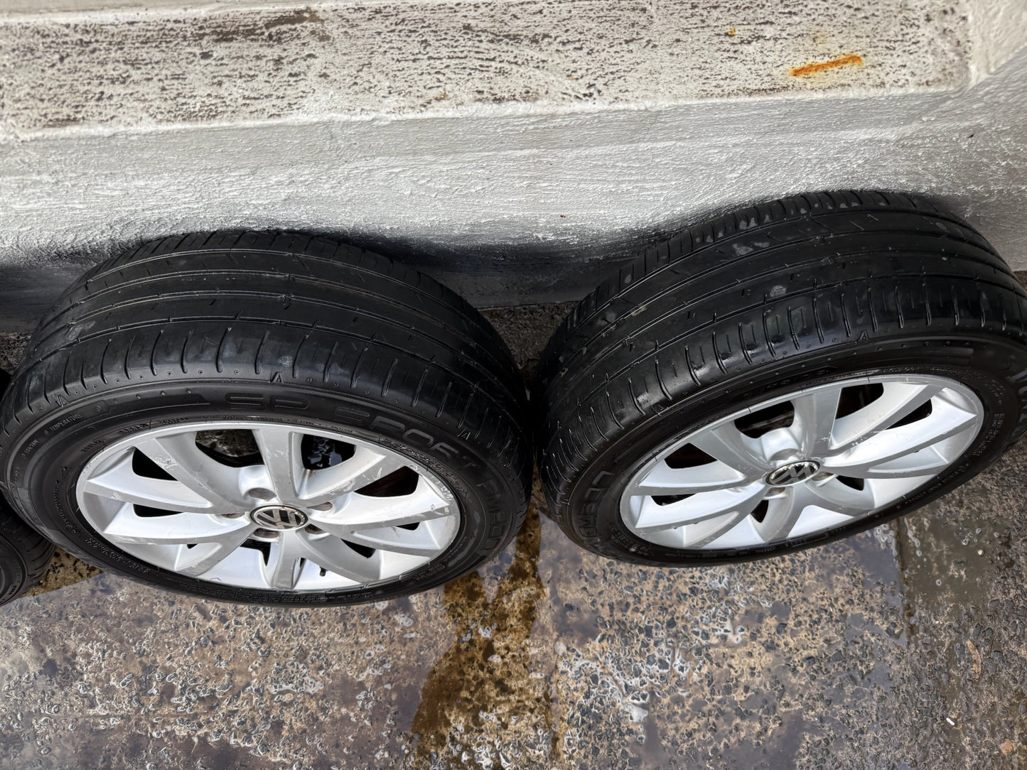 Volkswagen Golf/Jetta 16” Alloy Wheels with Good Tyres