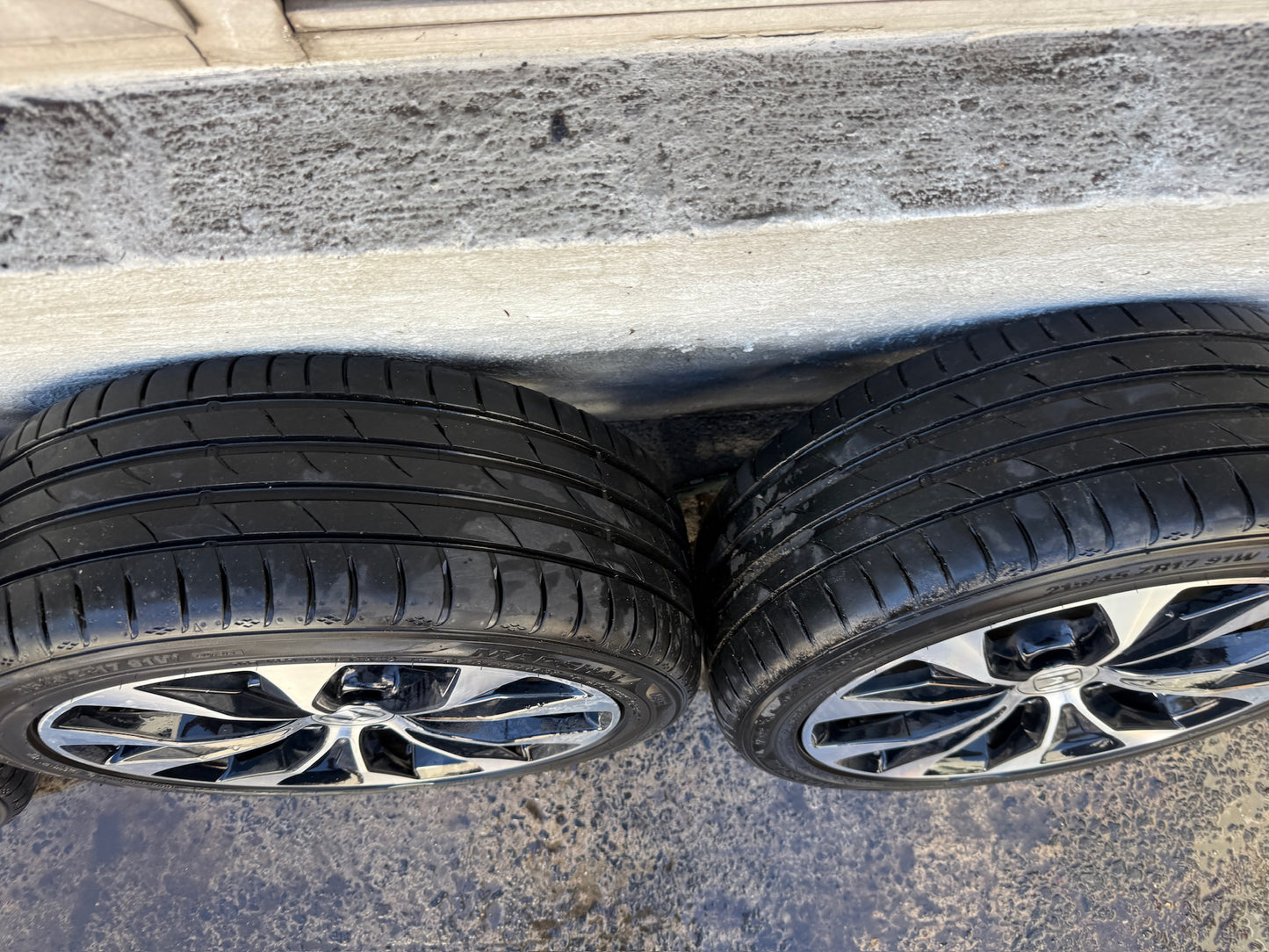 Honda Civic 17” Alloy Wheels with Good Tyres