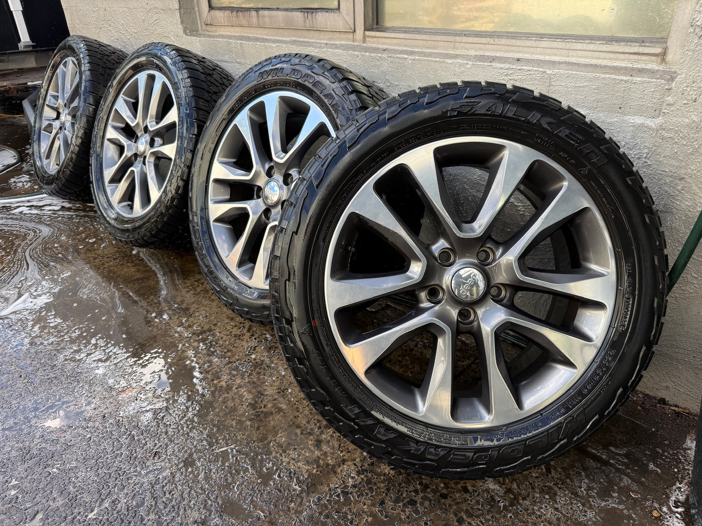 Jeep Grand Cherokee 20” Alloy Wheels with Good Tyres