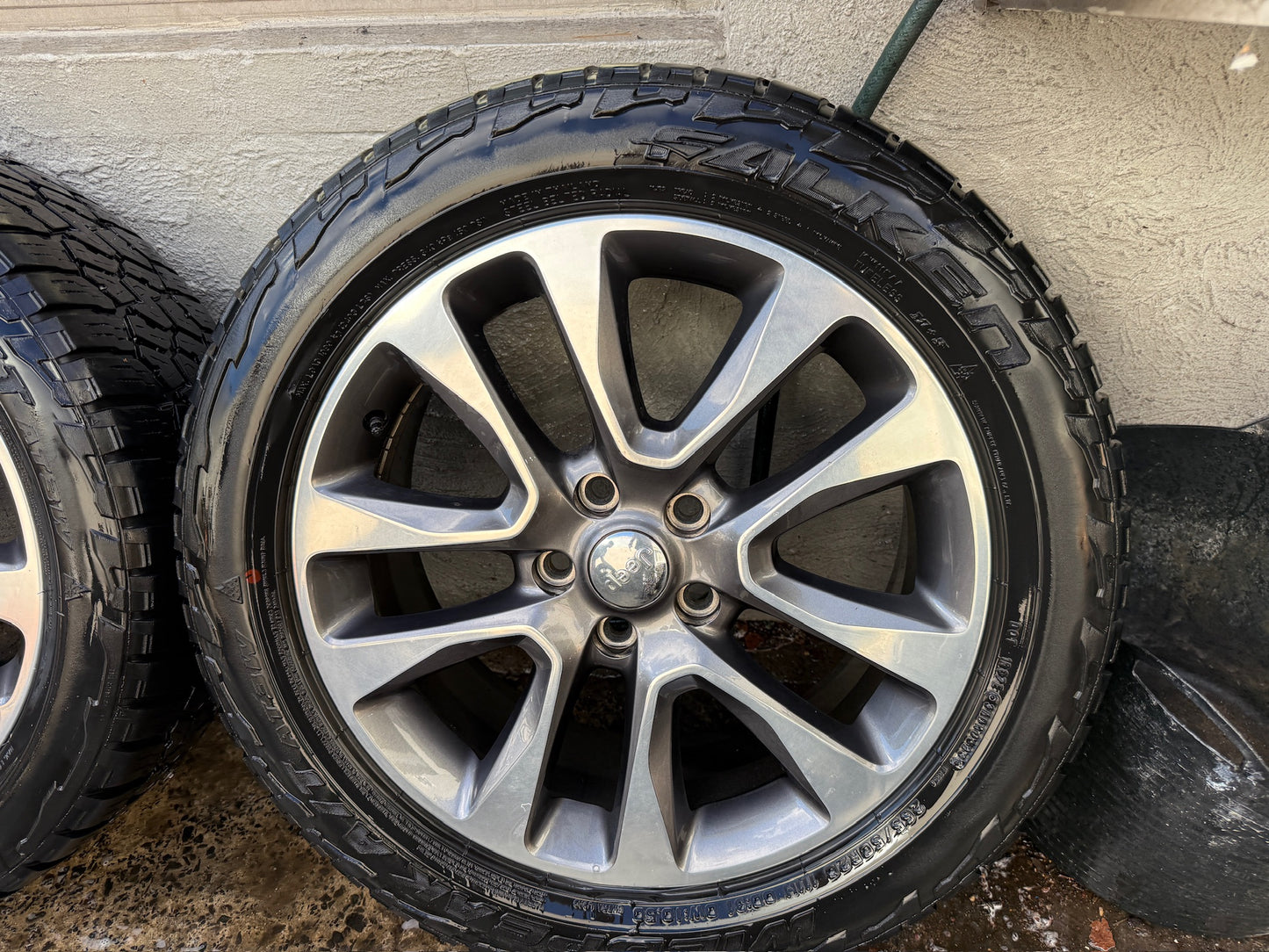 Jeep Grand Cherokee 20” Alloy Wheels with Good Tyres