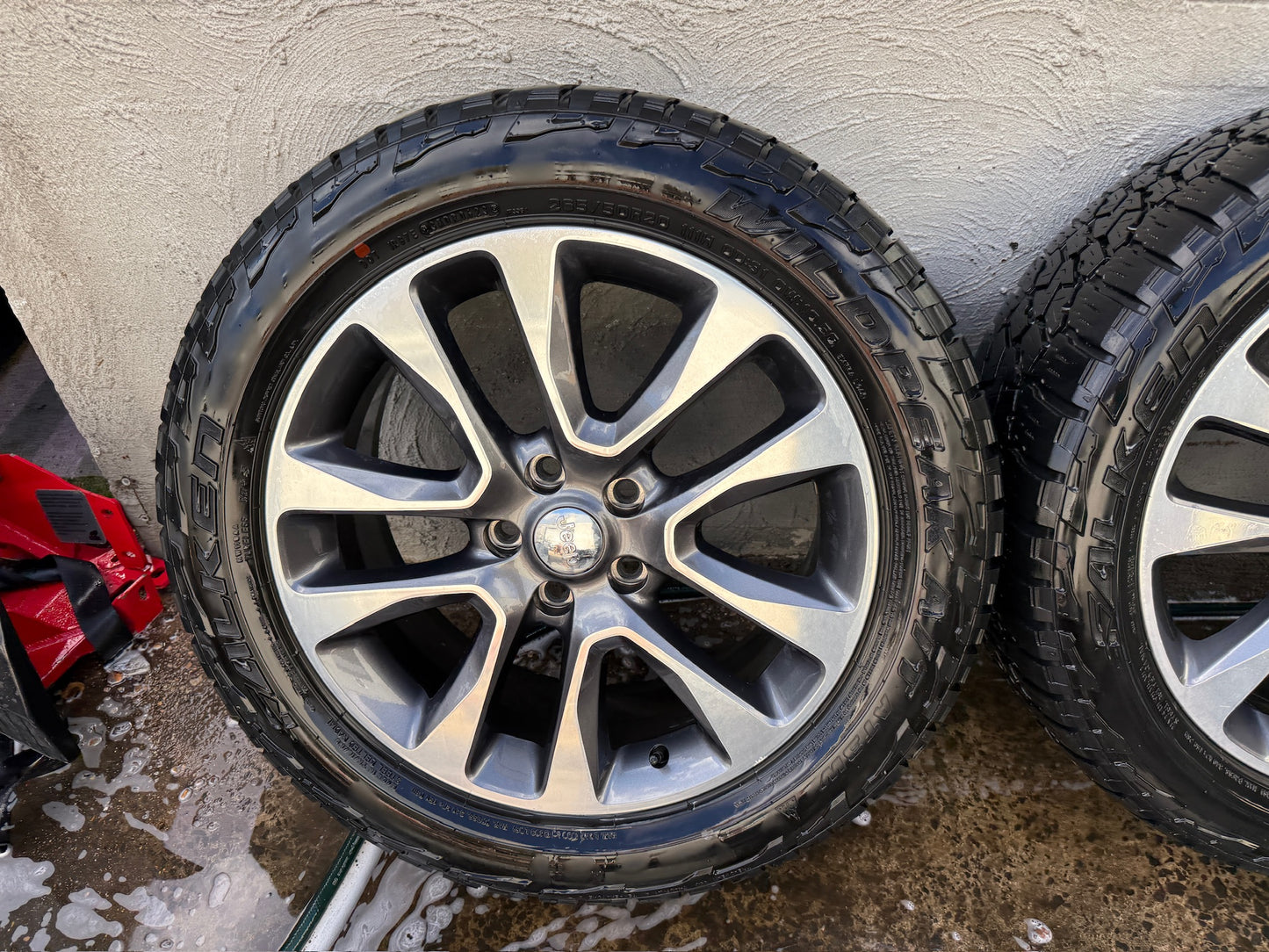 Jeep Grand Cherokee 20” Alloy Wheels with Good Tyres