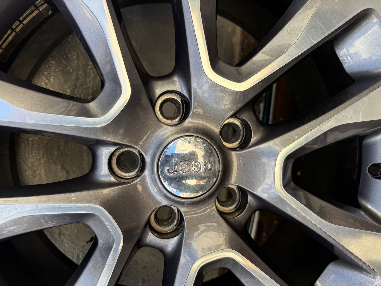 Jeep Grand Cherokee 20” Alloy Wheels with Good Tyres