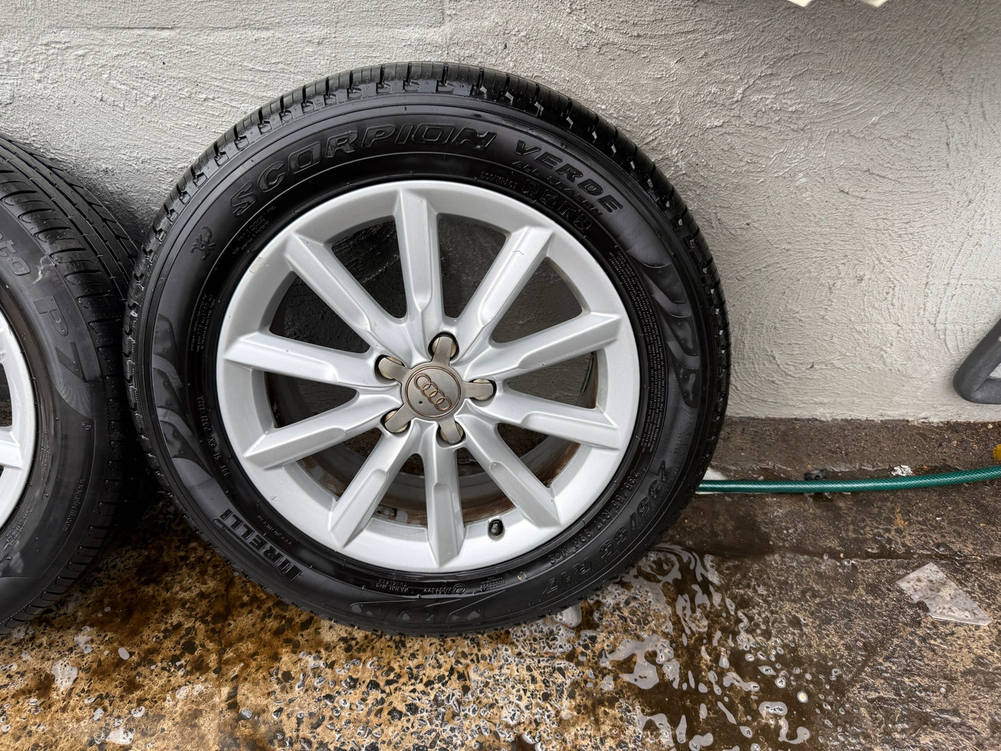 Audi Q3 17” Alloy Wheels with Very Good Tyres
