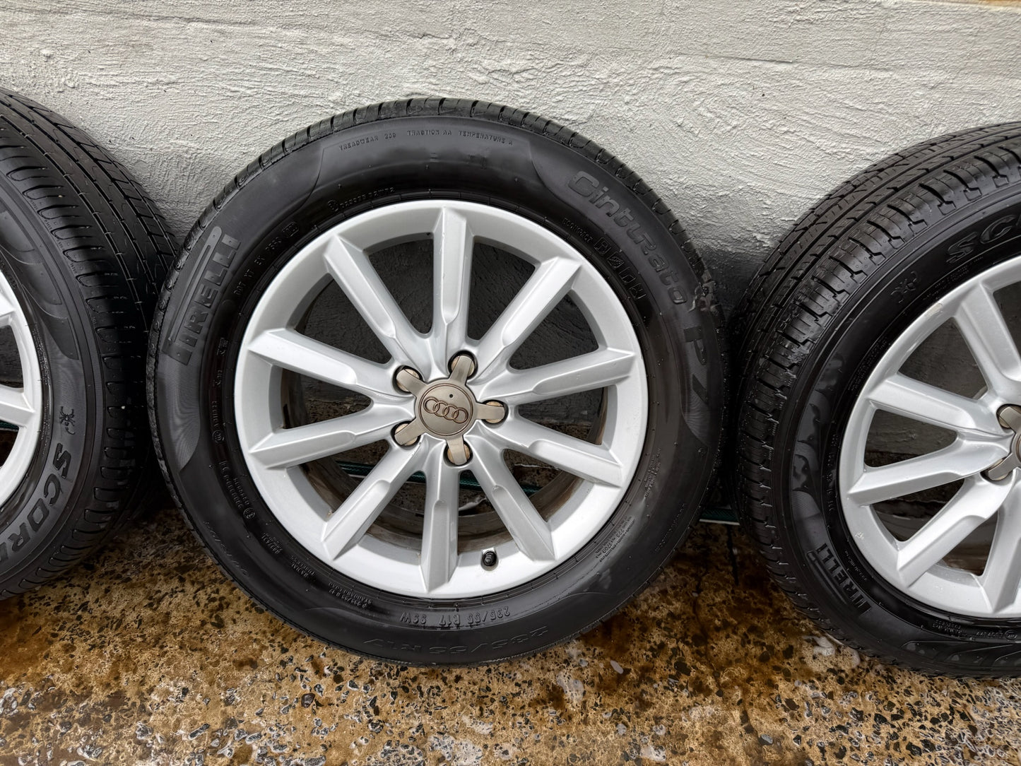 Audi Q3 17” Alloy Wheels with Very Good Tyres