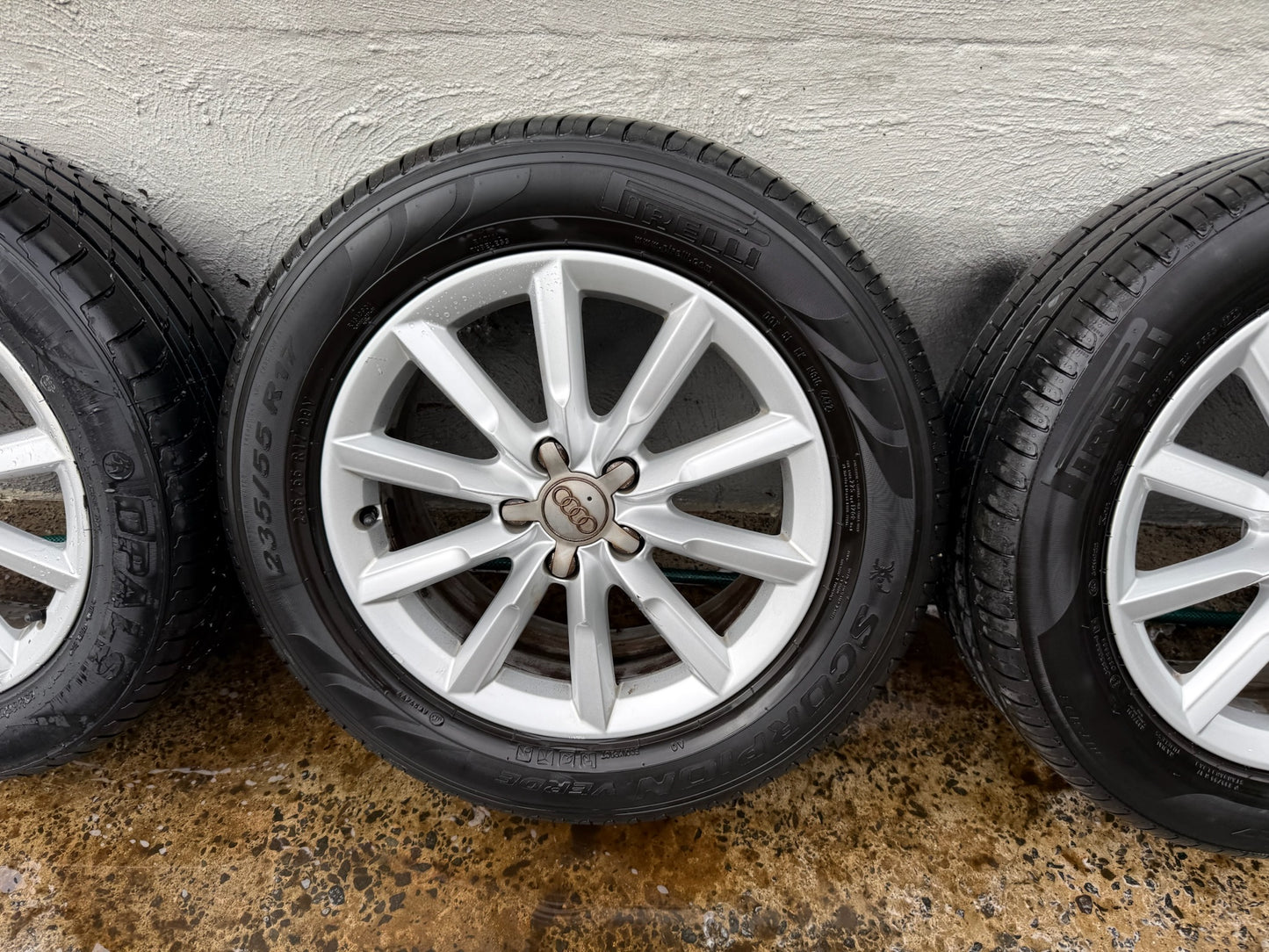 Audi Q3 17” Alloy Wheels with Very Good Tyres