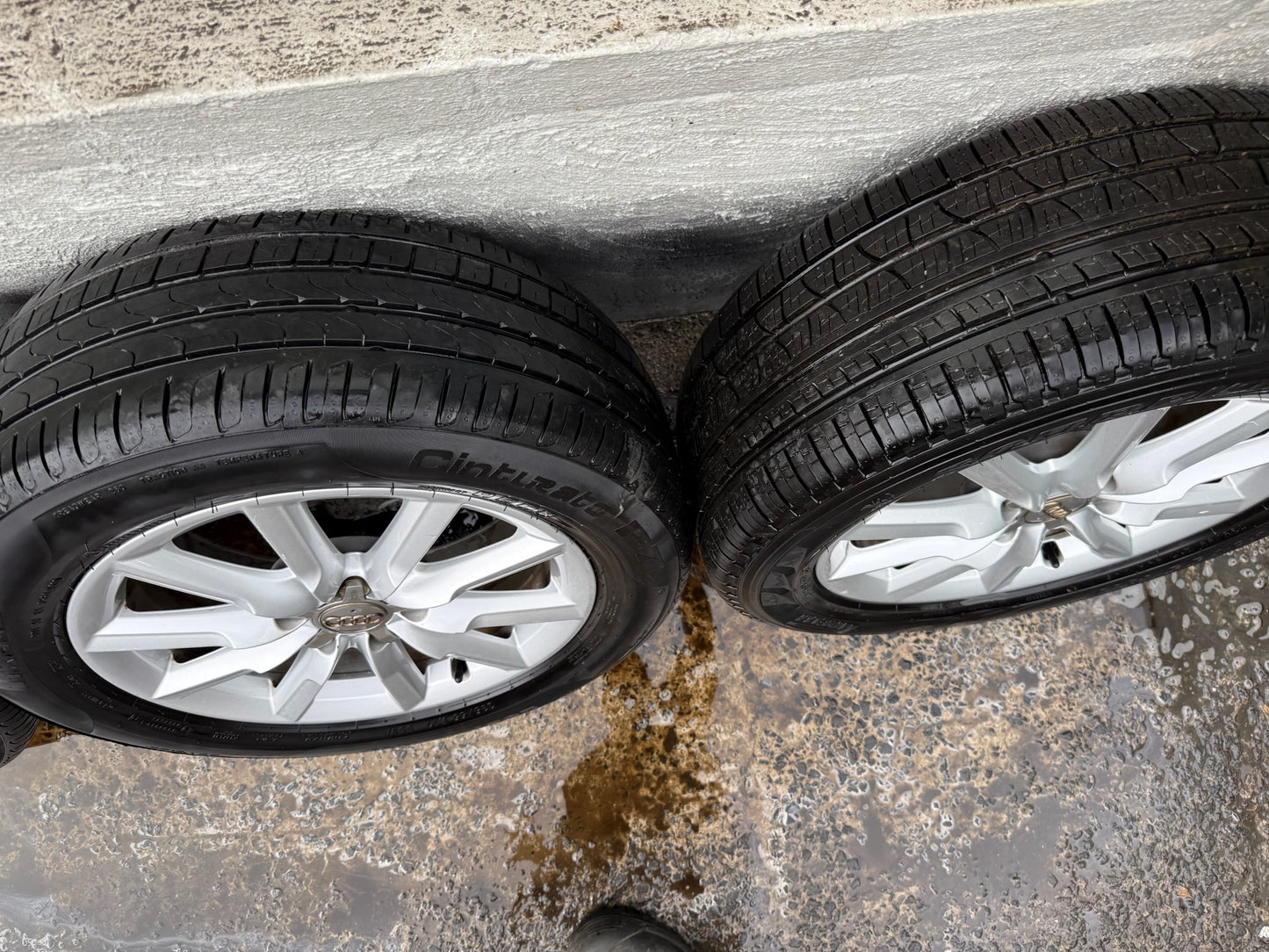 Audi Q3 17” Alloy Wheels with Very Good Tyres